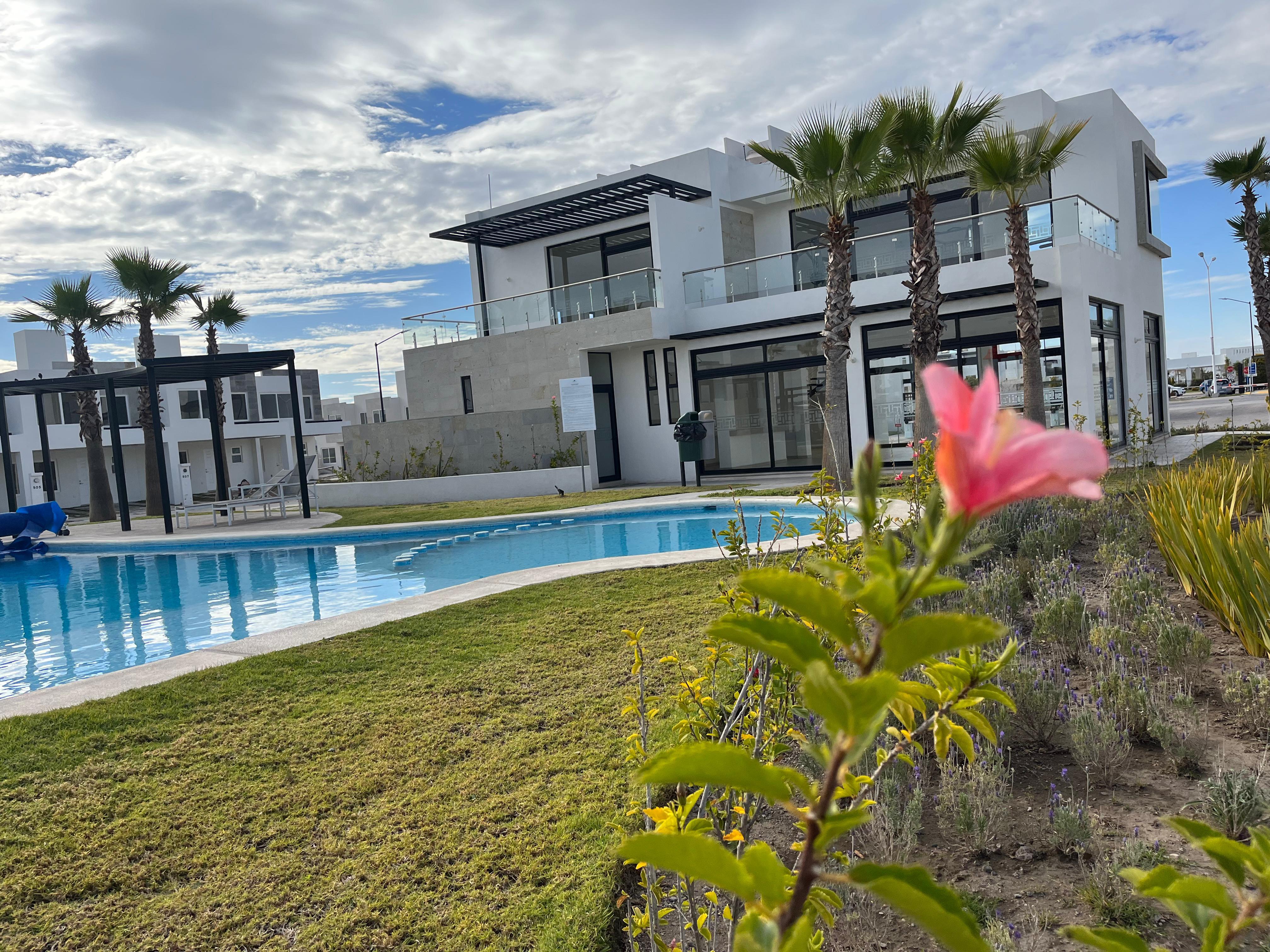 Departamento en venta en privado con casa club con alberca en León Gto zona norte