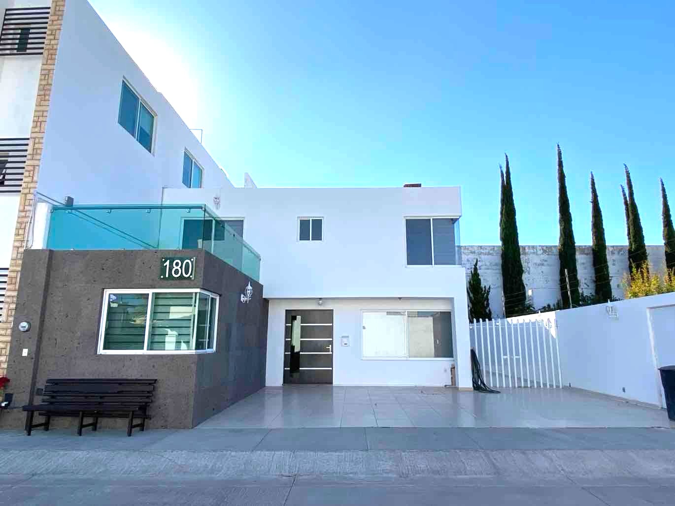 CASA EN VENTA EN MAGNILIAS RESIDENCIAL