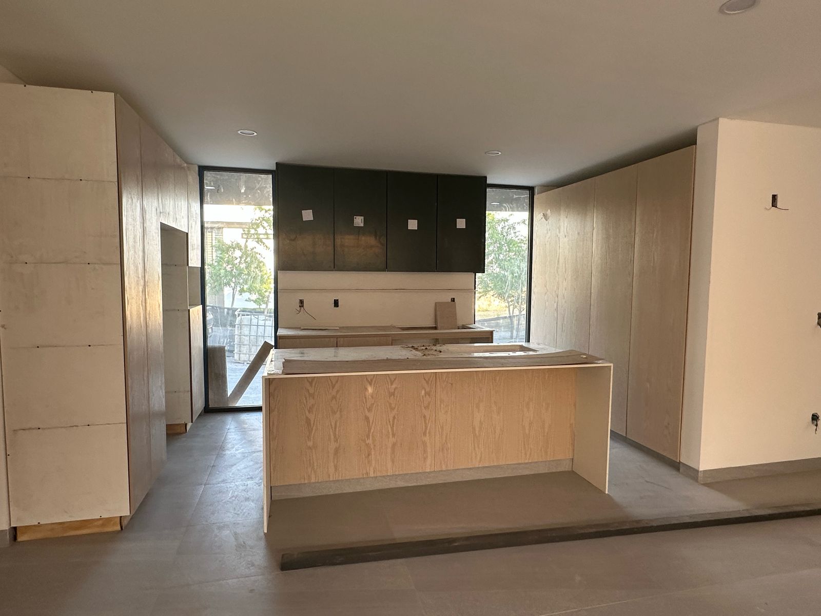 CASA EN VENTA NUEVA CON ROOF GARDEN EN LOMAS DEL MOLINO